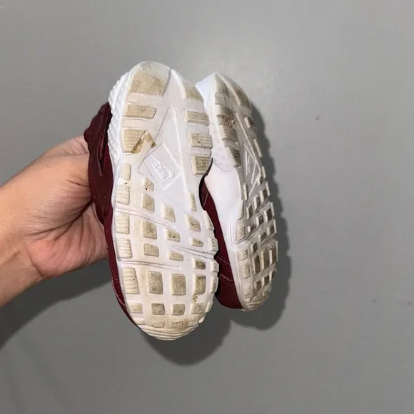 Nike Kids Huarache Burgundy Sneakers - Picture 6 of 6